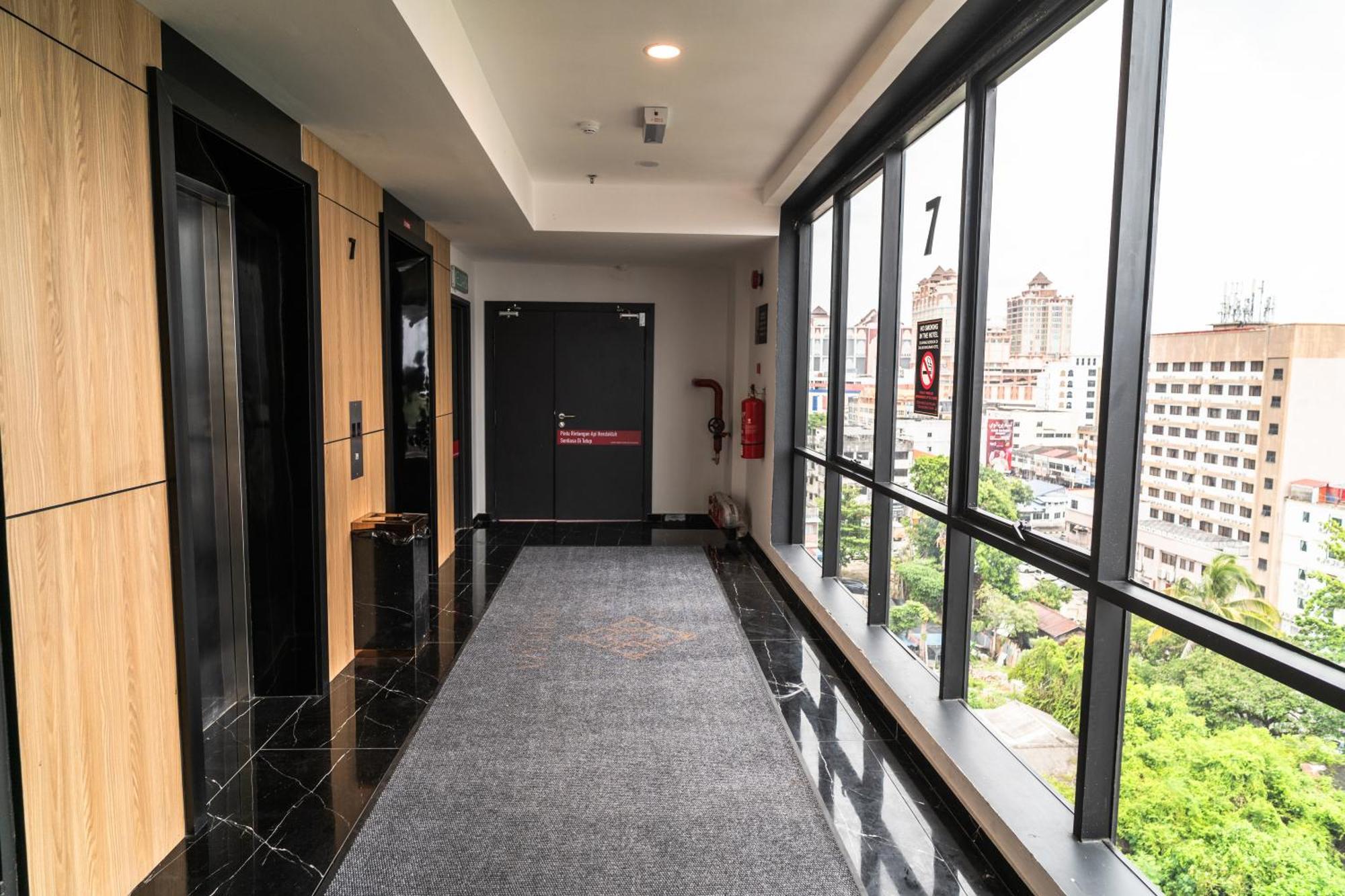 Dj Citi Plaza Hotel & Suites クアラ・トレンガヌ エクステリア 写真